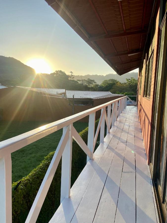 Hotel Adventure Lodge Jacó Eksteriør billede