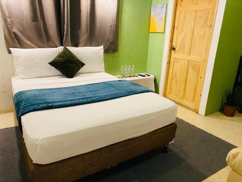 Hotel Adventure Lodge Jacó Eksteriør billede